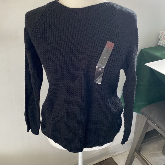 Black sweater - Picture 2 of 5